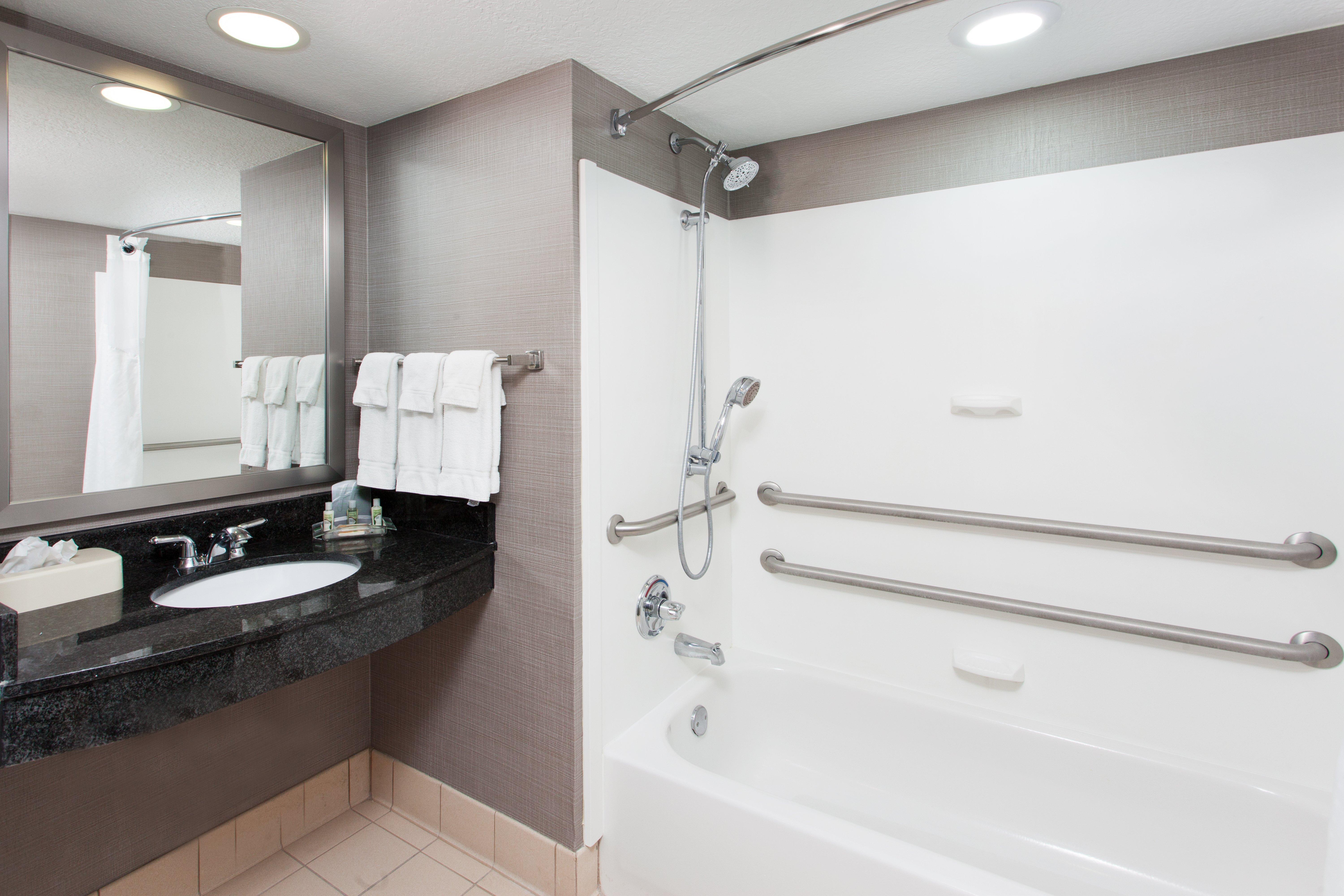 Holiday Inn Brunswick I-95 Екстериор снимка